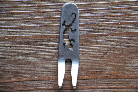 Lajosi Lizard Divot Tool